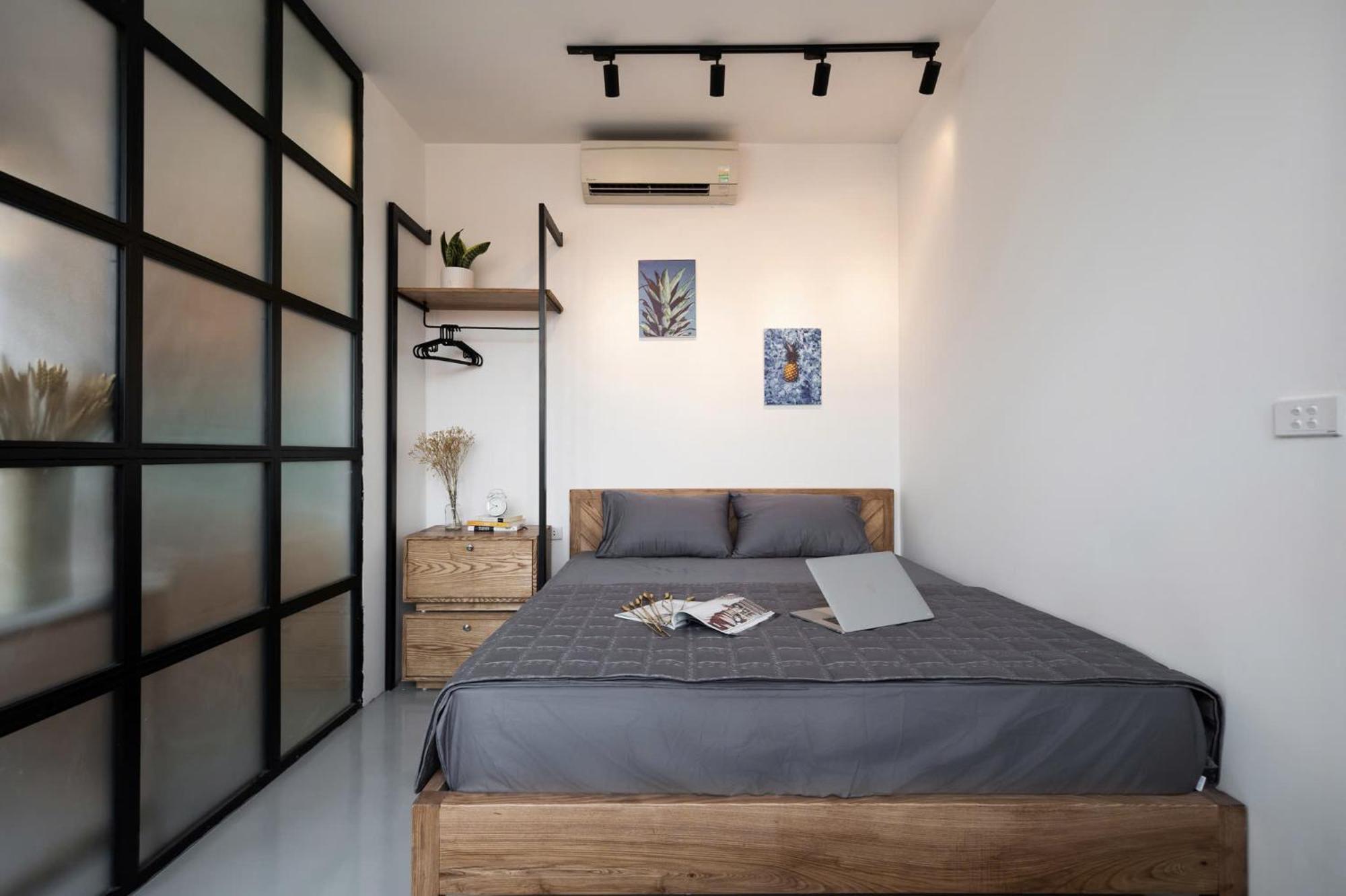 Elysian Highrise Haven- Near Bui Vien Street- Free Laundry Pool & Gym *